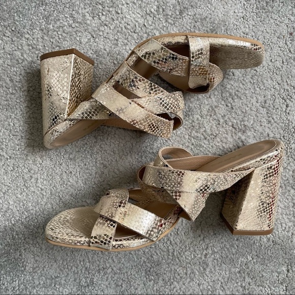 Kaanas Metallic Gold Geneva Snake Pretzel Strappy Block Heel Sandals EUC Size 9 - Picture 3 of 11